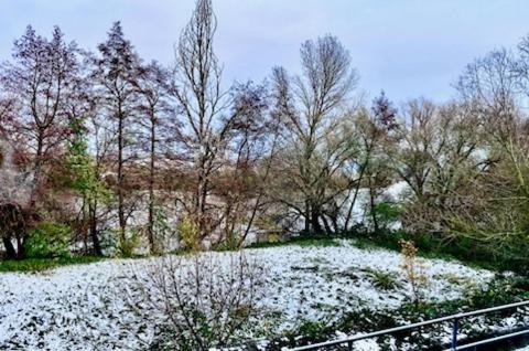 River View Near Frankfurt -- 3 Zimmer -- 4 Betten Und 1 Groesse Schlafcouch Hainburg Exterior foto