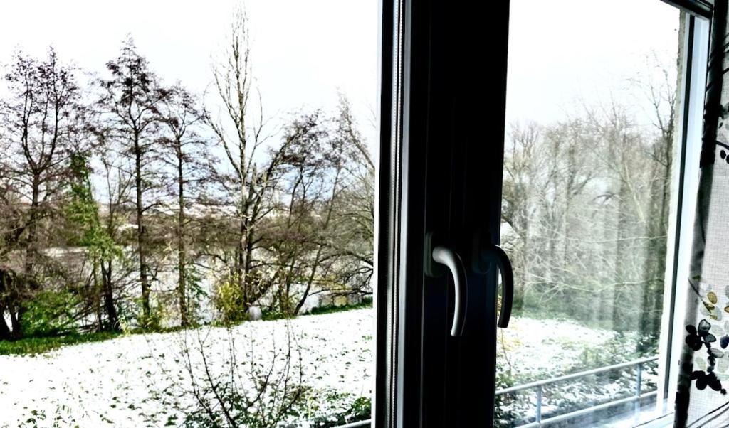River View Near Frankfurt -- 3 Zimmer -- 4 Betten Und 1 Groesse Schlafcouch Hainburg Exterior foto
